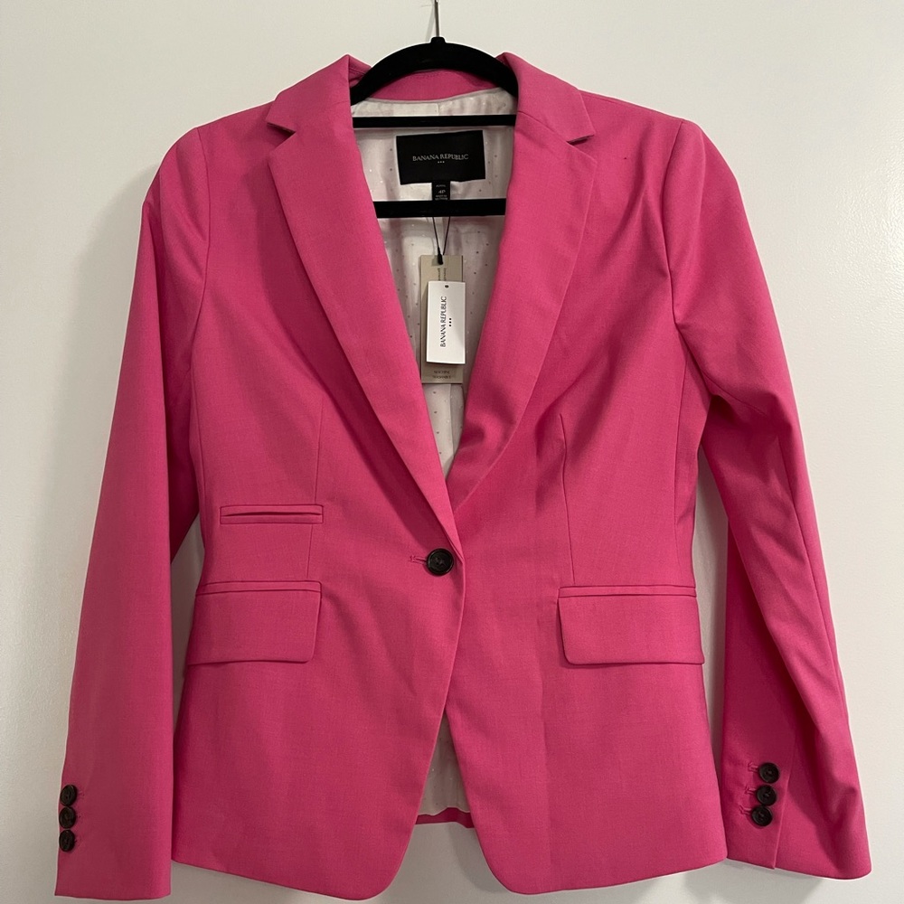 Banana republic pink blazer. NWT / size 4P